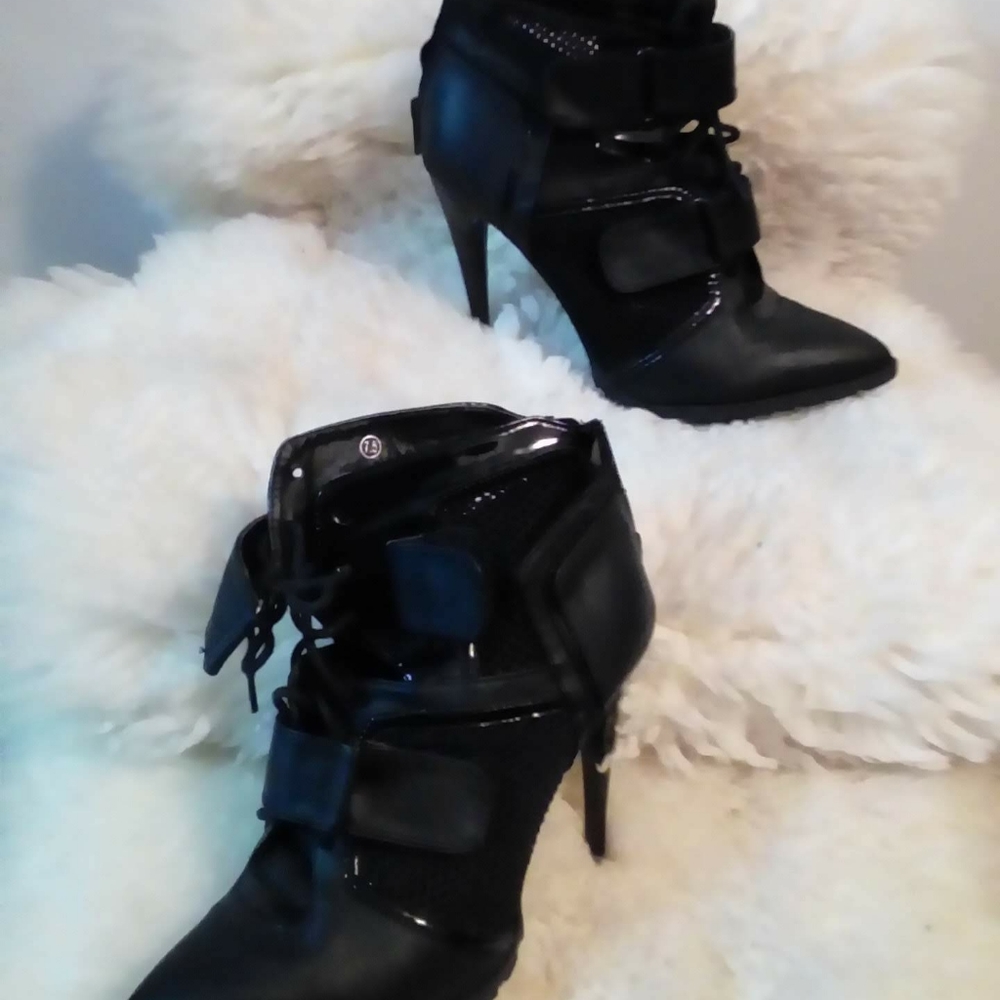 Shoe